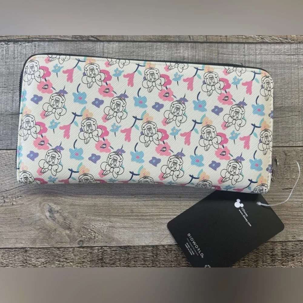 Minnie Mouse Wallet - Picture 6 of 8
